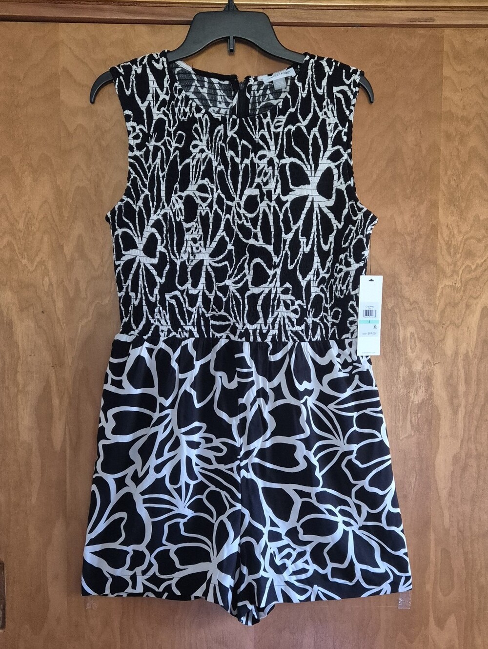 Calvin Klein Black & White Floral Sleeveless Smocked bodice Shorts Romper,size 8